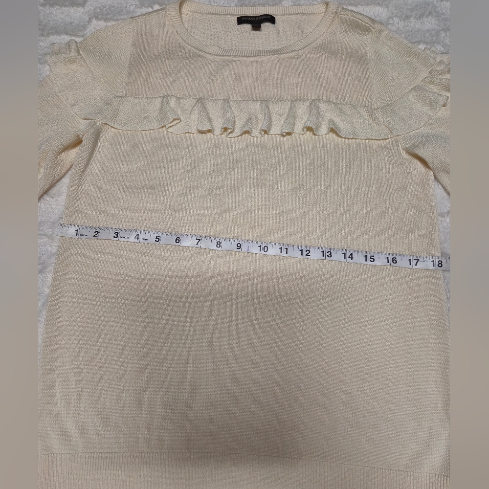 Banana‎ Republic Cream Ruffle Sweater - Picture 4 of 7